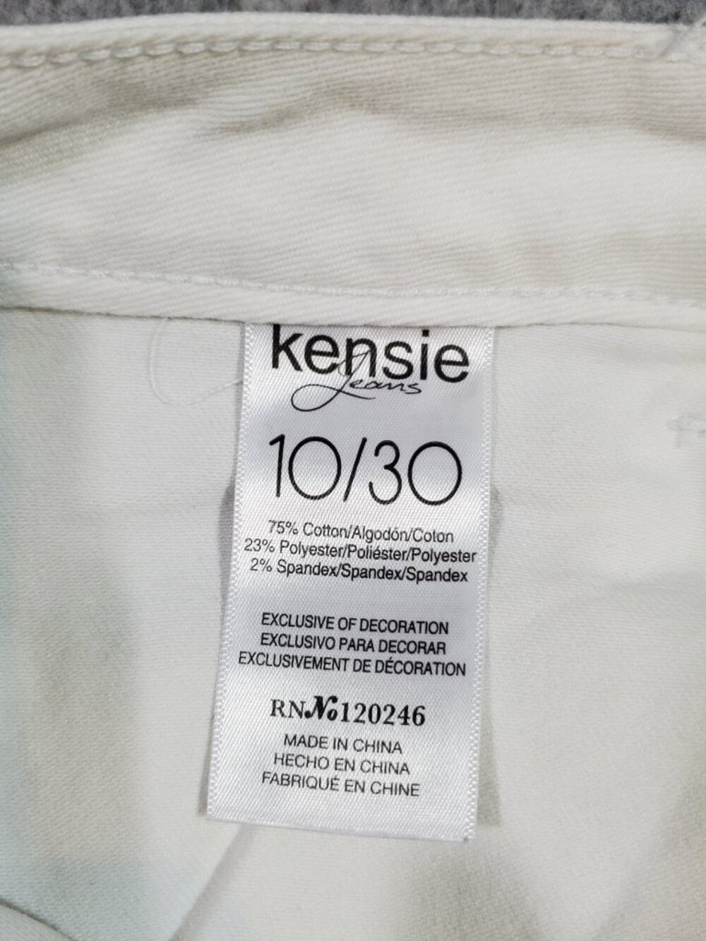 Kensie White Denim Shorts with Blue Embroidered Flowers Size 10 / 30 - Picture 4 of 10